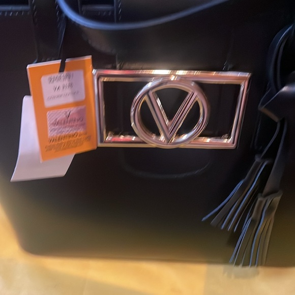 NWT Valentino by Mario Valentino Delphine Super V Tote With Dust Bag - Picture 8 of 8